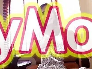 Ladyboy si arrabbia con un cazzo così enorme